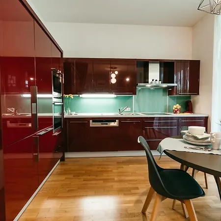 Daire Luxury Downtown Mit Garage