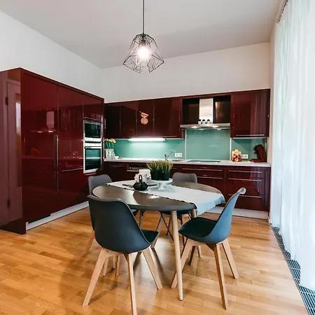 Daire Luxury Downtown Mit Garage *