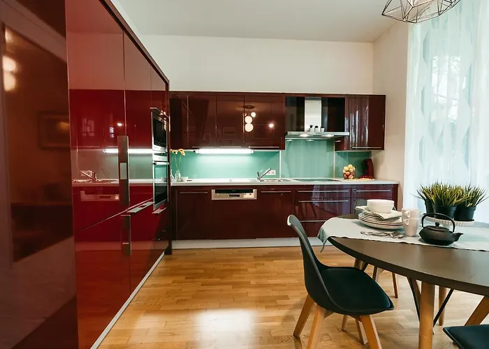 Daire Luxury Downtown Mit Garage