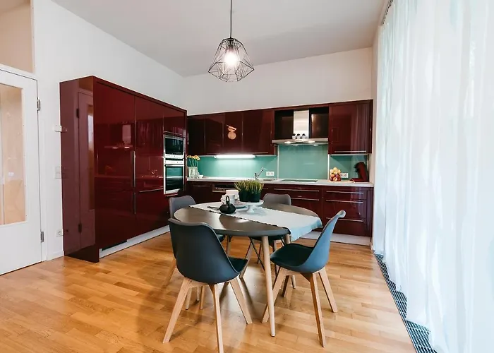 Daire Luxury Downtown Mit Garage *